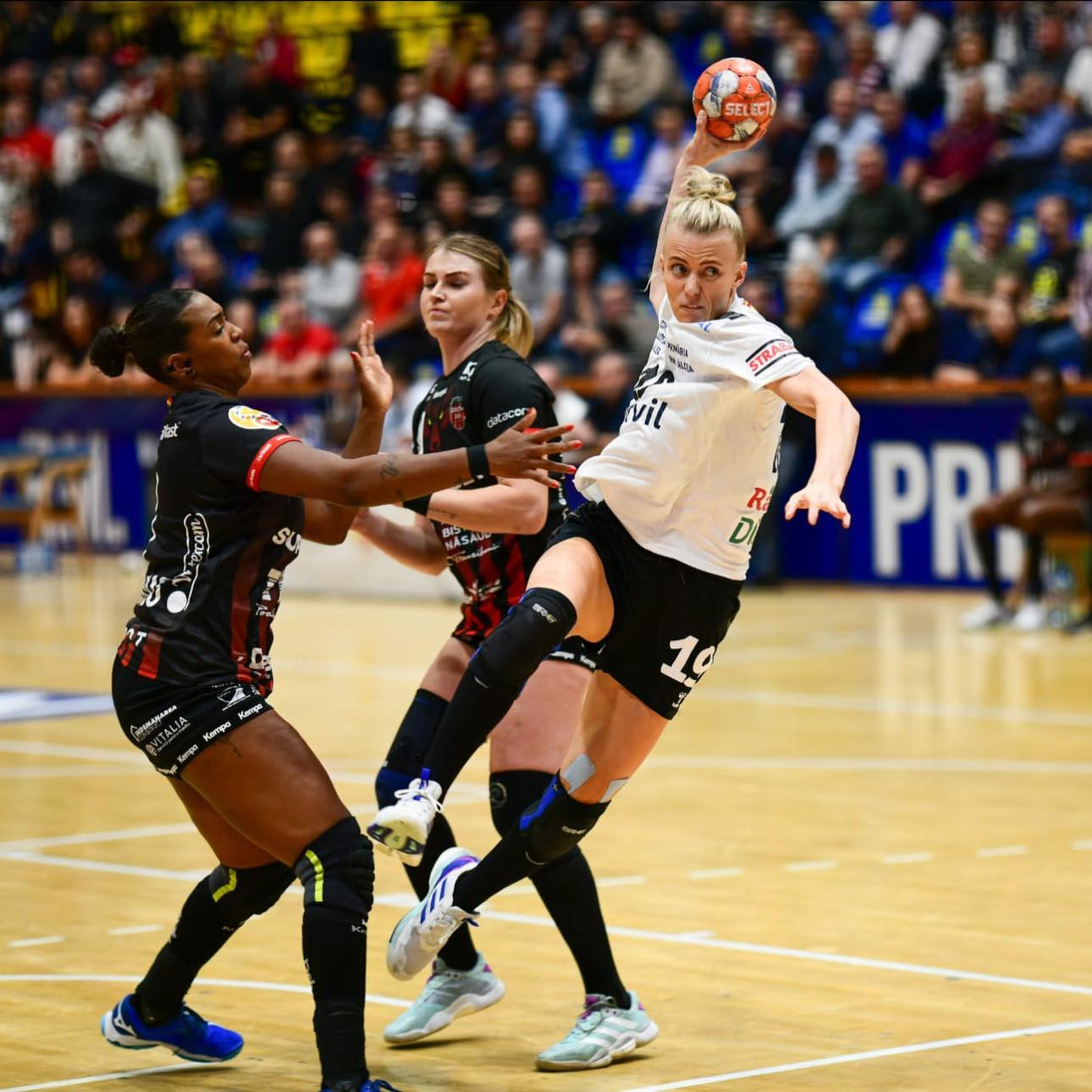 SCM R&acirc;mnicu V&acirc;lcea - Rapid 26-39! Victorie la scor pentru giuleștence